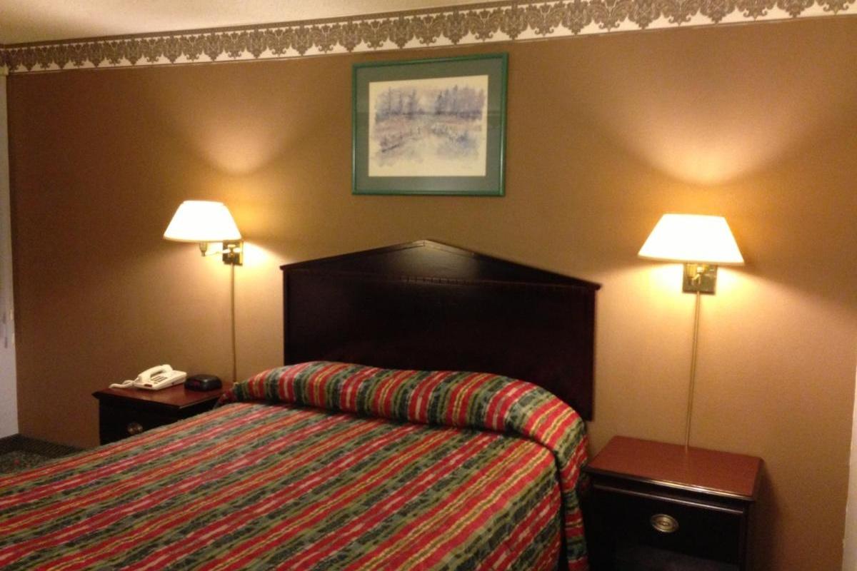Americas Best Value Inn Macomb Εξωτερικό φωτογραφία