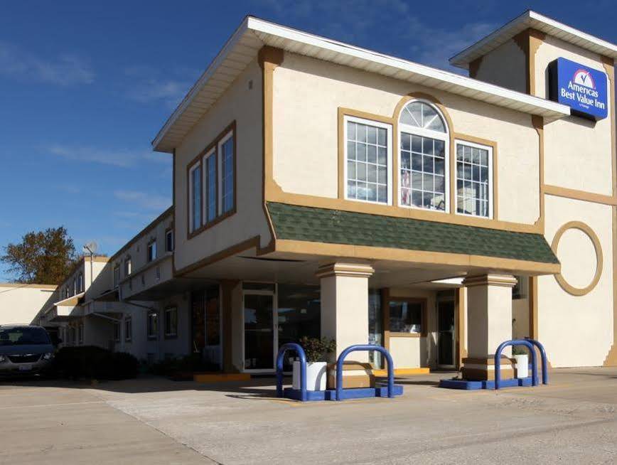 Americas Best Value Inn Macomb Εξωτερικό φωτογραφία